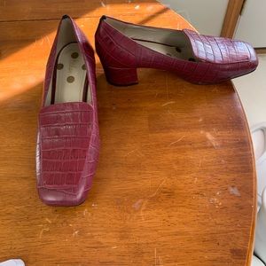 BODEN crocodile leather block heel pumps size EU 40 9.5.  NWOT